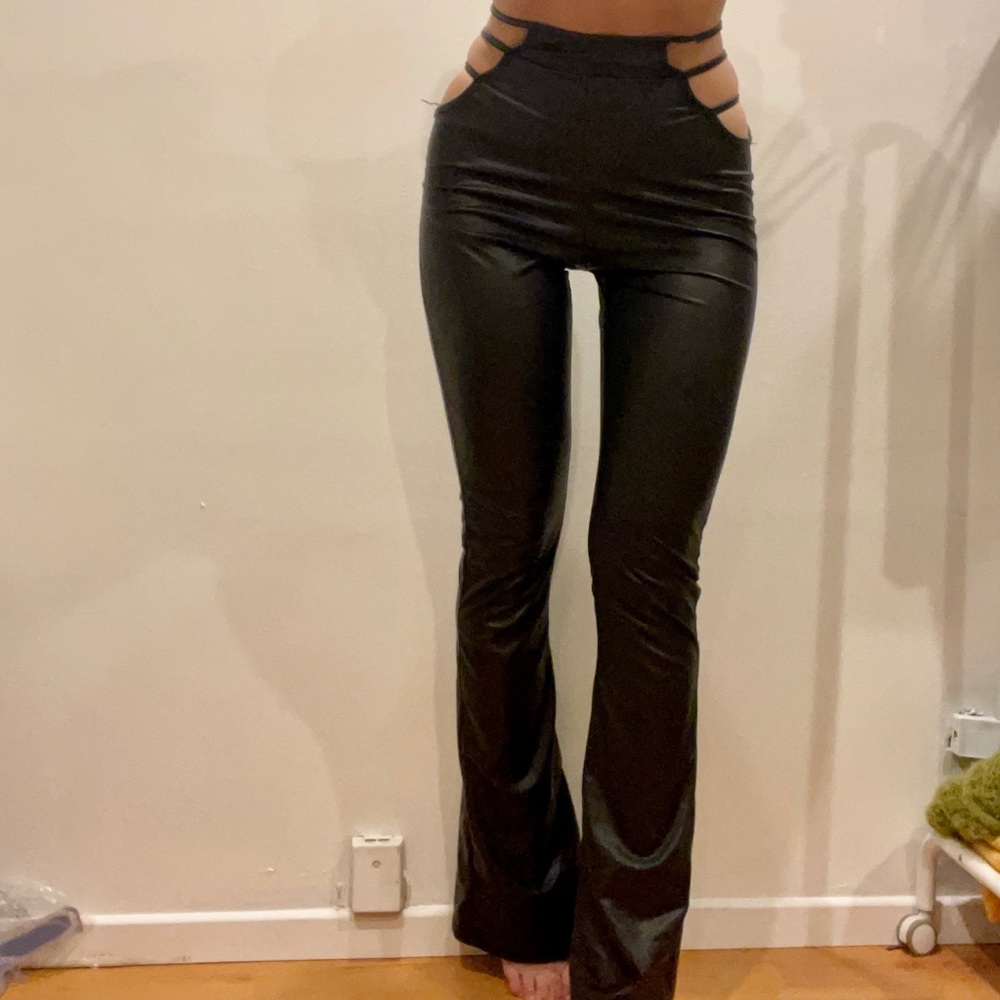 Amazing Y2K cutout pleather legging flare pants